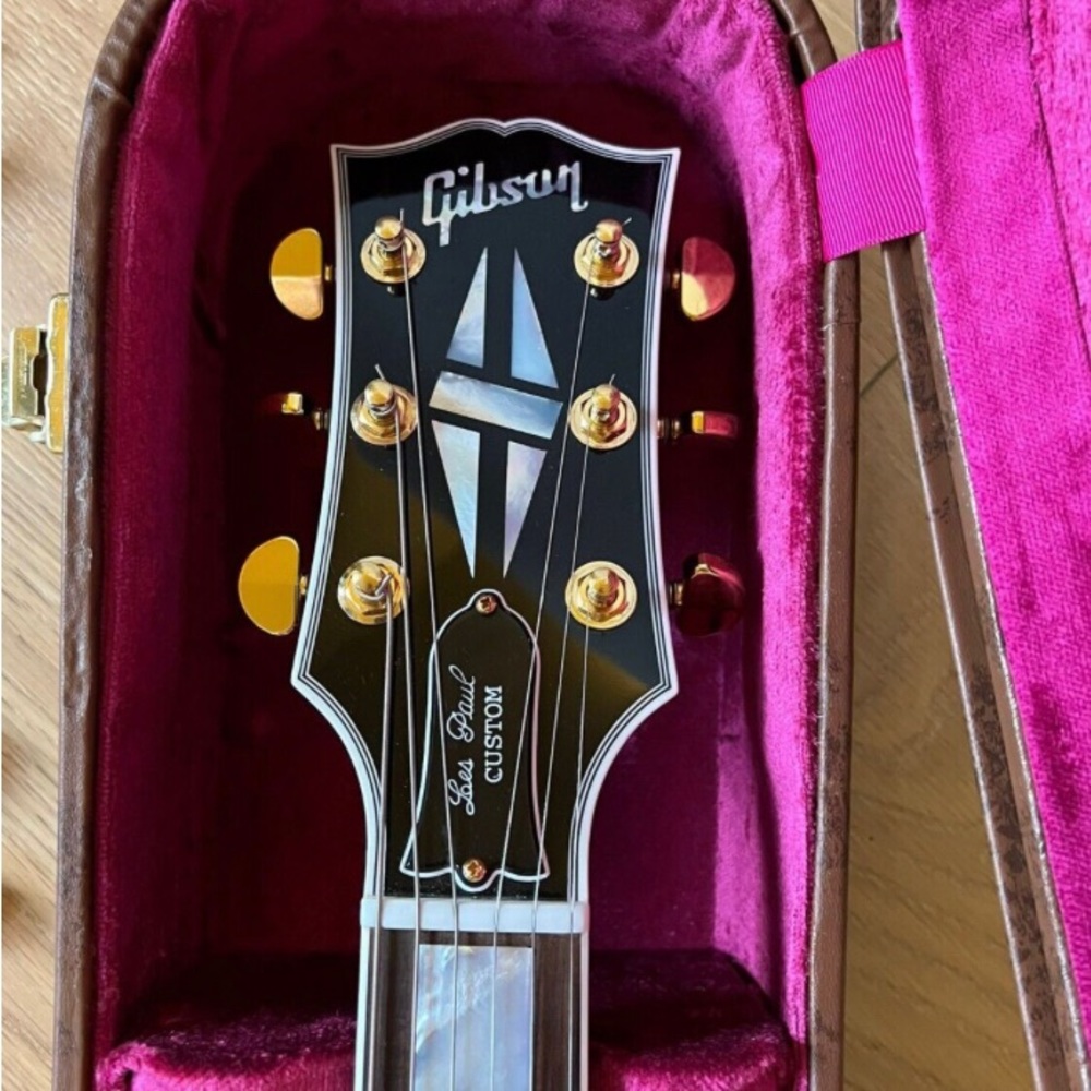Gibson - Picture 4 of 5